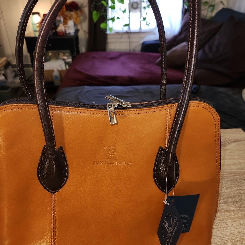 Elegant Brown Leather Shoulder Bag